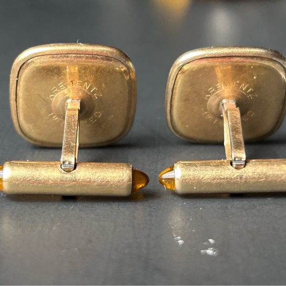 Krementz Cufflinks  Gold Tone Mid Century  Roman Greek Faces - Picture 4 of 6